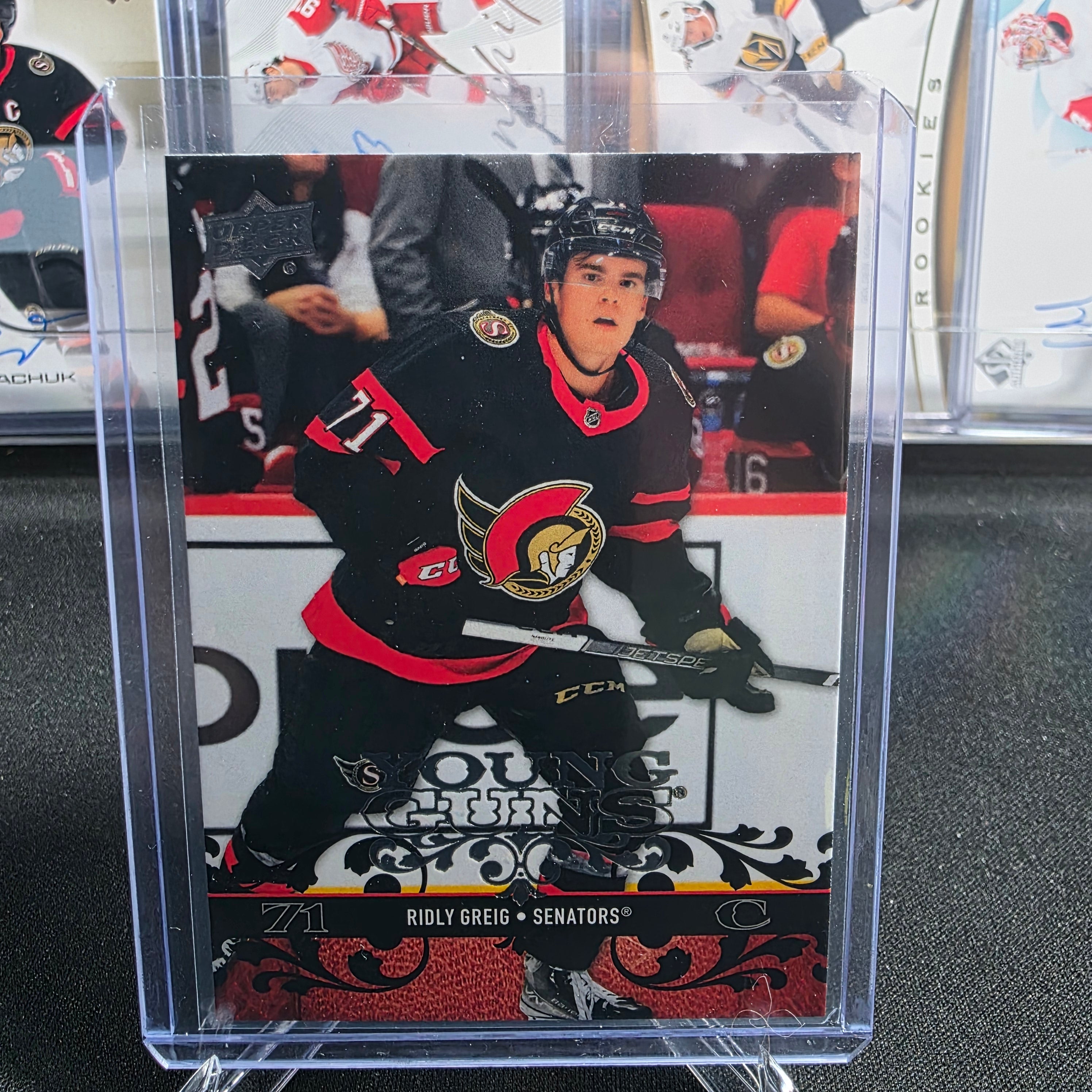 2023-24 Upper Deck Extended Series Ridly Greig T-25 Young Guns Ottawa Senators RC